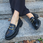 Halbschuhe Loafer Klassisch Schwarz Goldene Details New