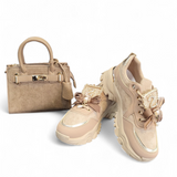 Sneaker Taupe/Goldene Details