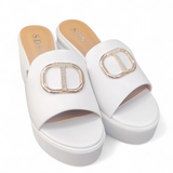 Keilabsatz Pantoletten Weiß" Gold-Details"